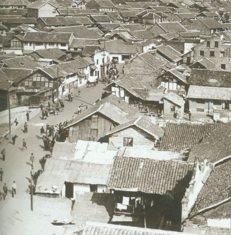 70年代的三民东路是很典型的贵阳老城区